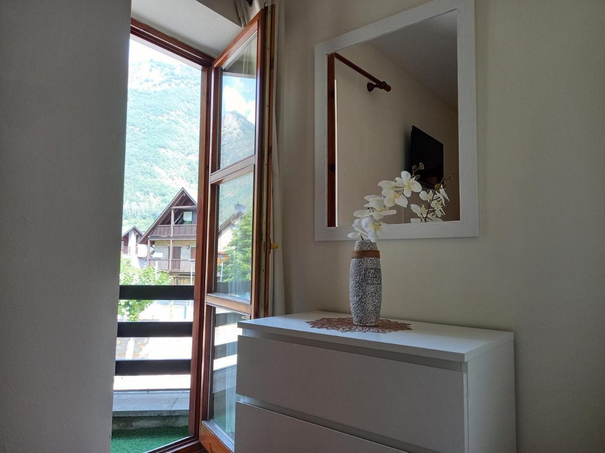 Pyros De Benas Apartment Benasque Exterior photo